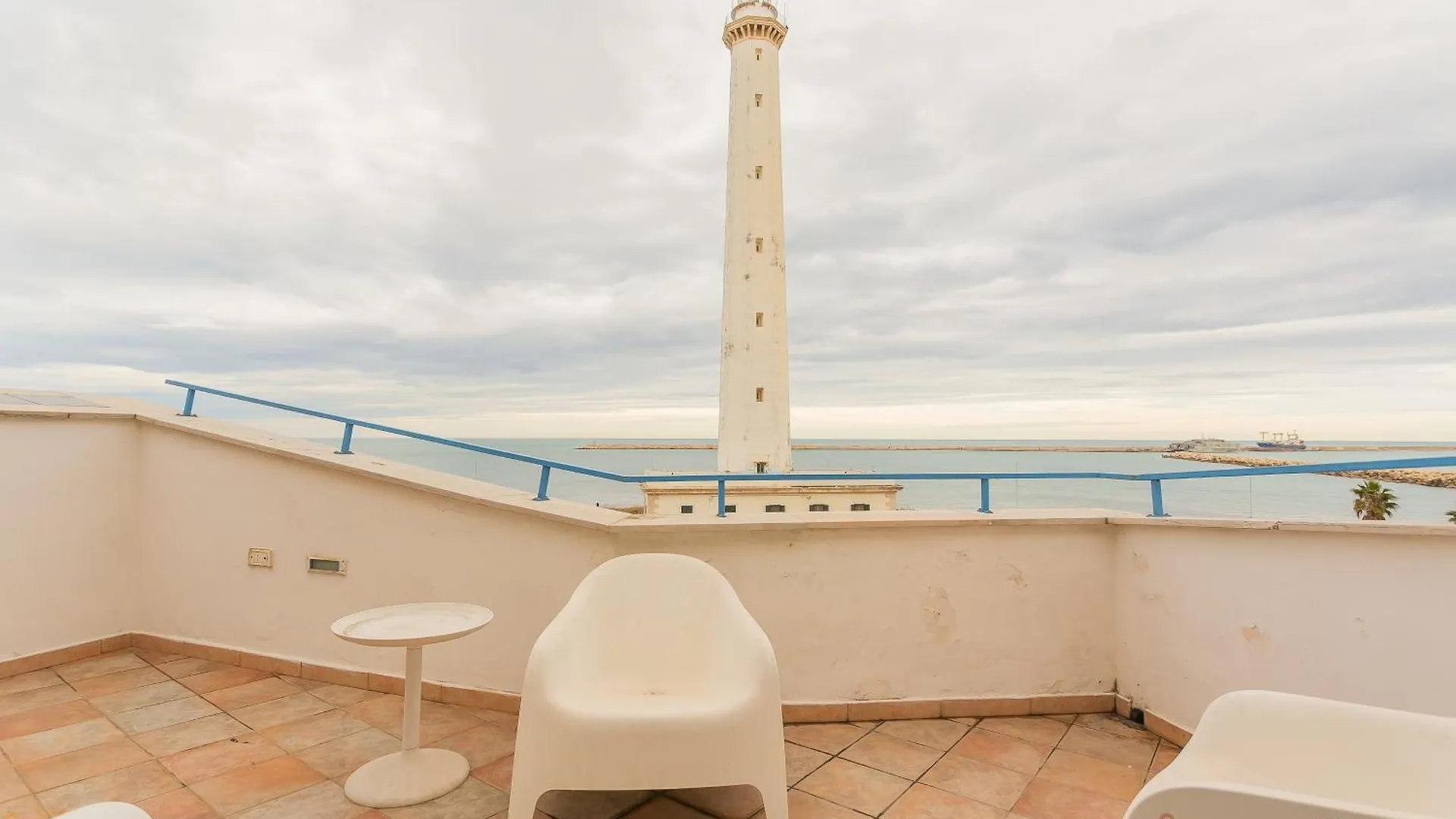 La Casa Sul Faro By Apulia Accommodation Bari